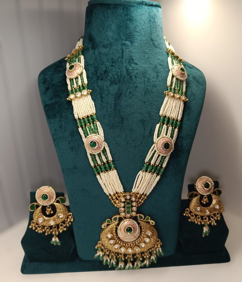 Hiraola's Product Image